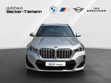 BMW iX1 xDrive30 19    M Paket   DrivAss    HUD   Ke