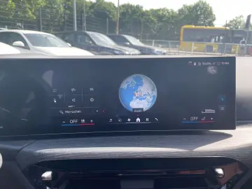 BMW i4 M50 xDrive GC M    AHK ACC Glasdach H&K