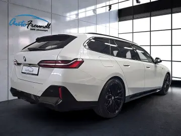 BMW 520d xDrive M Sport  20 Zoll Pano AHK Standh.