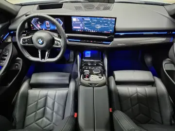 BMW 520d xDrive M Sport  20 Zoll Pano AHK Standh.