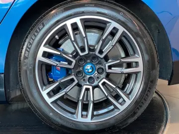 BMW 550e Lim xDr. M-Sport SurrView Sbel HUD AHK ACC