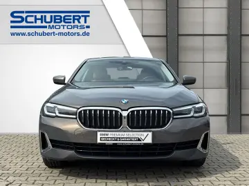 BMW 530 i xDrive HUD STANDHZG AHK LENKRDHZG SH V H