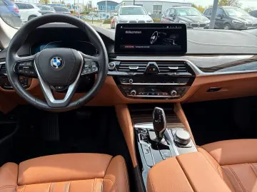 BMW 530 i xDrive HUD STANDHZG AHK LENKRDHZG SH V H