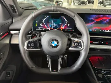 BMW xDrive  Harman Kardon  Head-up  Belüftung