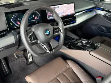 BMW xDrive  Harman Kardon  Head-up  Belüftung