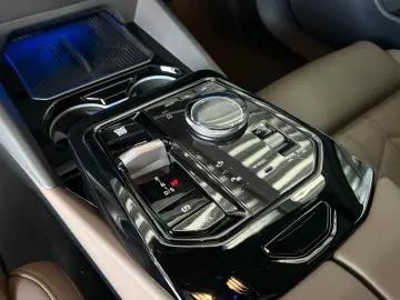 BMW xDrive  Harman Kardon  Head-up  Belüftung