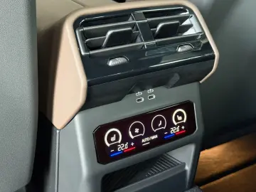 BMW xDrive  Harman Kardon  Head-up  Belüftung