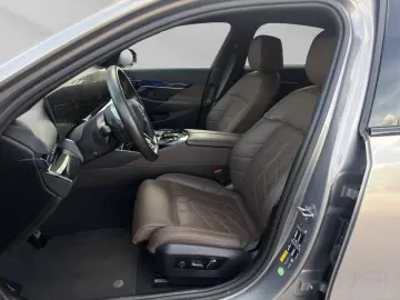 BMW 550e xDrive Limousine M Sport Travel  Prof Paket