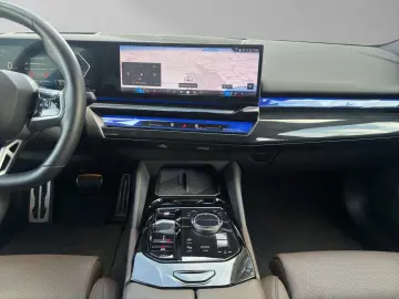 BMW 550e xDrive Limousine M Sport Travel  Prof Paket