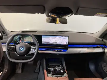 BMW 550e xDrive  Sitzbelüftung  AC-Schnellladen  20