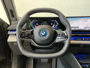 BMW 550e xDrive  Sitzbelüftung  AC-Schnellladen  20