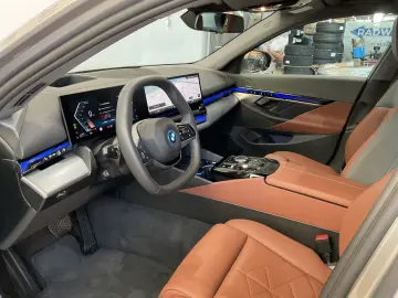 BMW 550e xDrive  Sitzbelüftung  AC-Schnellladen  20