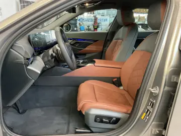 BMW 550e xDrive  Sitzbelüftung  AC-Schnellladen  20