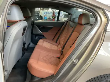 BMW 550e xDrive  Sitzbelüftung  AC-Schnellladen  20
