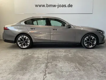 BMW 550e xDrive  Sitzbelüftung  AC-Schnellladen  20