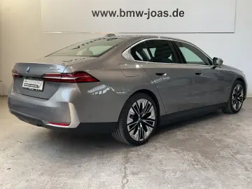 BMW 550e xDrive  Sitzbelüftung  AC-Schnellladen  20