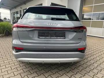 AUDI Q4 e-tron 50 220kw S-Line Leder Kamera ACC Sound