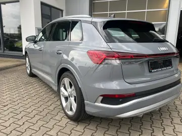 AUDI Q4 e-tron 50 220kw S-Line Leder Kamera ACC Sound