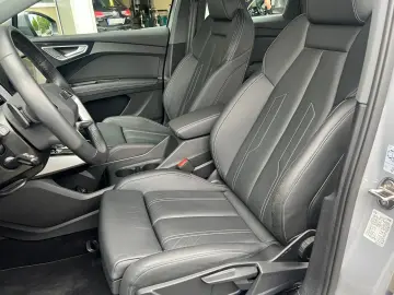 AUDI Q4 e-tron 50 220kw S-Line Leder Kamera ACC Sound