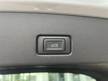 AUDI Q4 e-tron 50 220kw S-Line Leder Kamera ACC Sound