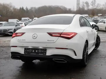 MERCEDES-BENZ CLA 220 4M Coupé AMG-Sport MLB Pano Burm Distr