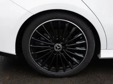 MERCEDES-BENZ CLA 220 4M Coupé AMG-Sport MLB Pano Burm Distr