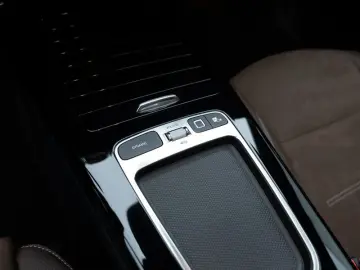 MERCEDES-BENZ CLA 220 4M Coupé AMG-Sport MLB Pano Burm Distr