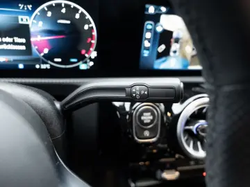 MERCEDES-BENZ CLA 220 4M Coupé AMG-Sport MLB Pano Burm Distr