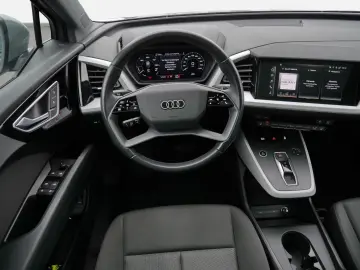 AUDI Q4 40 e-tron 511km WLTP LED AHK Panoramadach