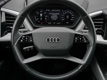 AUDI Q4 40 e-tron 511km WLTP LED AHK Panoramadach