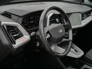 AUDI Q4 40 e-tron 511km WLTP LED AHK Panoramadach