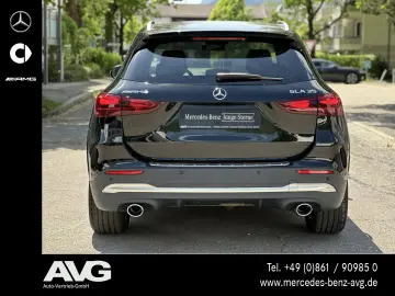 MERCEDES-BENZ AMG GLA 35 4M Pano Burm AHK Distr  360 Guard