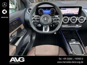 MERCEDES-BENZ AMG GLA 35 4M Pano Burm AHK Distr  360 Guard