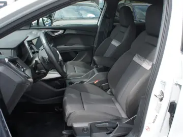 AUDI Q4 etron Sportback 50 quattro ACC MATRIX KAM DSP