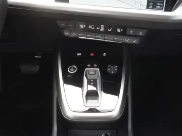 AUDI Q4 etron Sportback 50 quattro ACC MATRIX KAM DSP