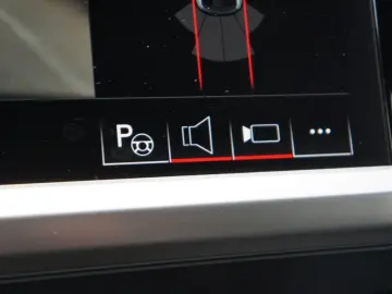 AUDI Q4 etron Sportback 50 quattro ACC MATRIX KAM DSP