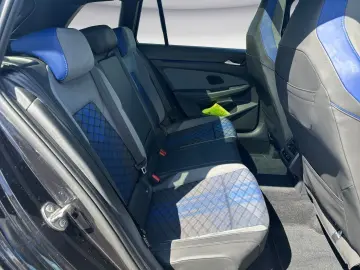 VW Golf Variant R DSG 4Motion Performance Pano Navi