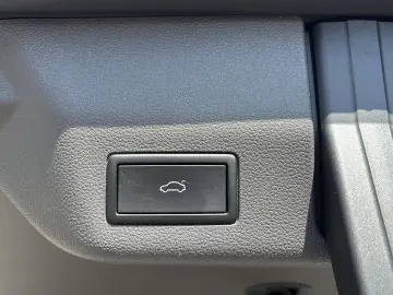 VW T7 Multivan DSG Life eHybrid 6-Sitze Virtual LED