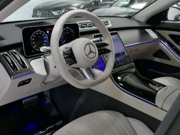 MERCEDES-BENZ S400d 4M Lang AMG Pano Digiallight Bur…