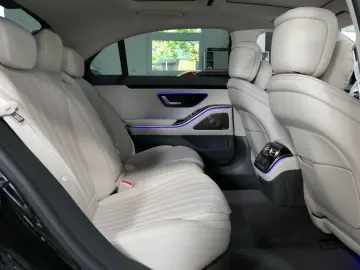 MERCEDES-BENZ S400d 4M Lang AMG Pano Digiallight Bur…
