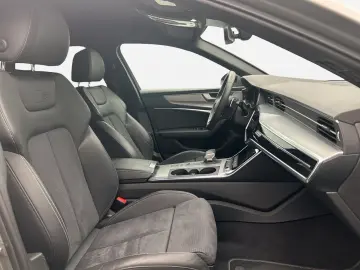 AUDI A6 Avant 50 TFSIe qu S line S tro HUD Matrix Vir