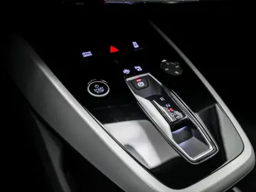 AUDI Q4 40 Navi Pano ACC Kamera
