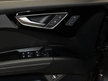 AUDI Q4 e-tron 50 quattro S line Keyless Kamera SONOS