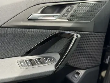 BMW iX1 xDrive30   Adaptiver LED   Keyless   CarPlay