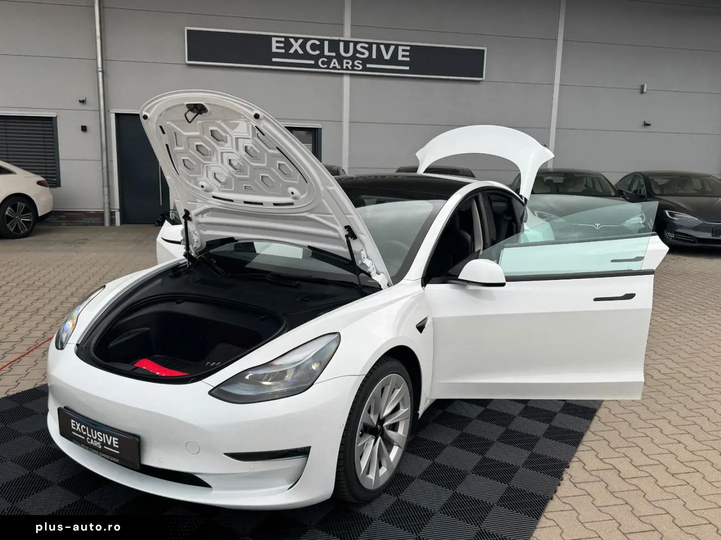 TESLA MODEL 3 LONG RANGE DUAL MOTOR   AMD RYZEN