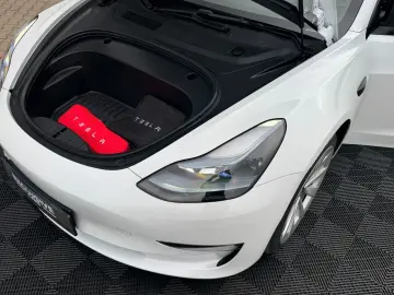 TESLA MODEL 3 LONG RANGE DUAL MOTOR   AMD RYZEN