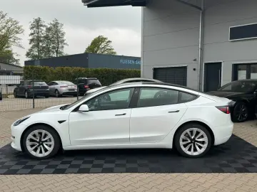 TESLA MODEL 3 LONG RANGE DUAL MOTOR   AMD RYZEN