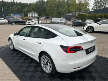 TESLA MODEL 3 LONG RANGE DUAL MOTOR   AMD RYZEN
