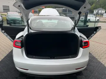 TESLA MODEL 3 LONG RANGE DUAL MOTOR   AMD RYZEN