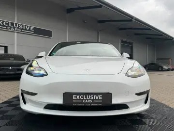 TESLA MODEL 3 LONG RANGE DUAL MOTOR   AMD RYZEN